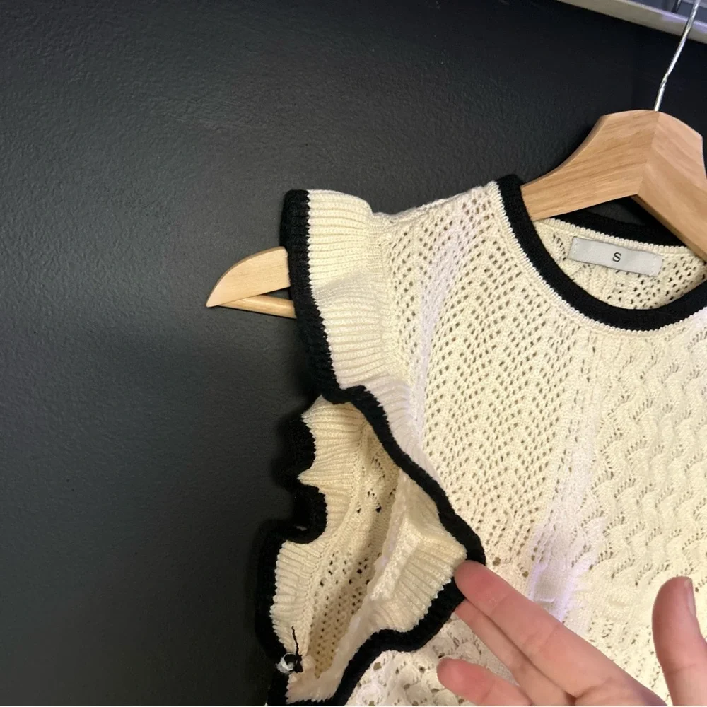 Commense Maze Crochet Eyelet Flounce Knit Sweater Tank Top S NWT - Picture 4 of 9